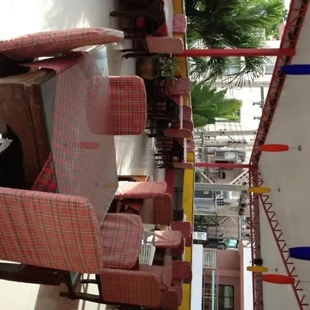 Monaa'S Place Hotel